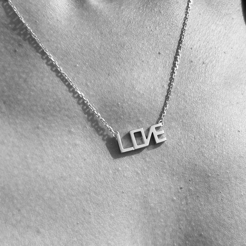 NECKLACE / LOVE